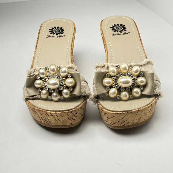 Yellow Box Maryland Beige Fringed Rhinestones Faux Pearls Cluster Sandals Size 7 - Picture 8 of 9